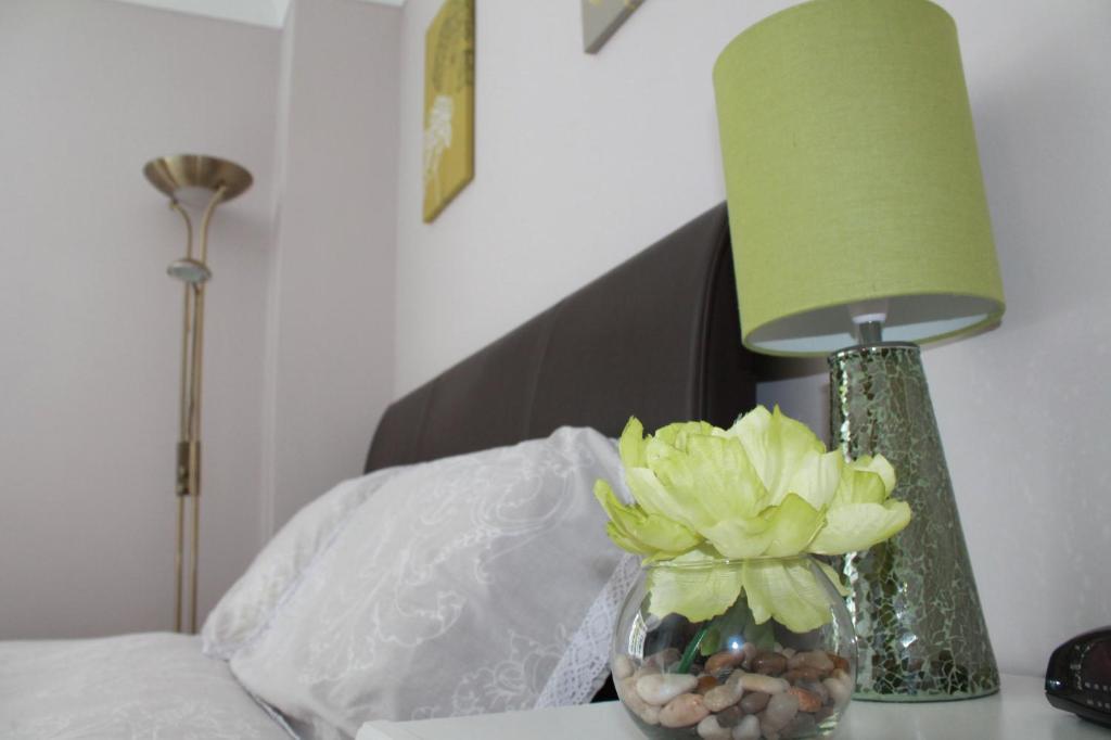 Faviere Guest House ストラットフォード＝アポン＝エイボン エクステリア 写真
