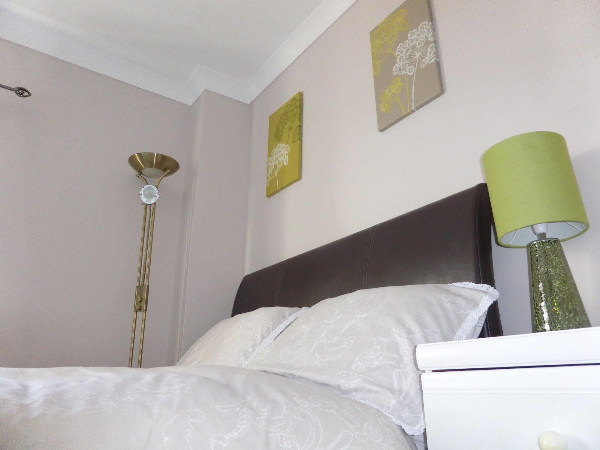 Faviere Guest House ストラットフォード＝アポン＝エイボン エクステリア 写真