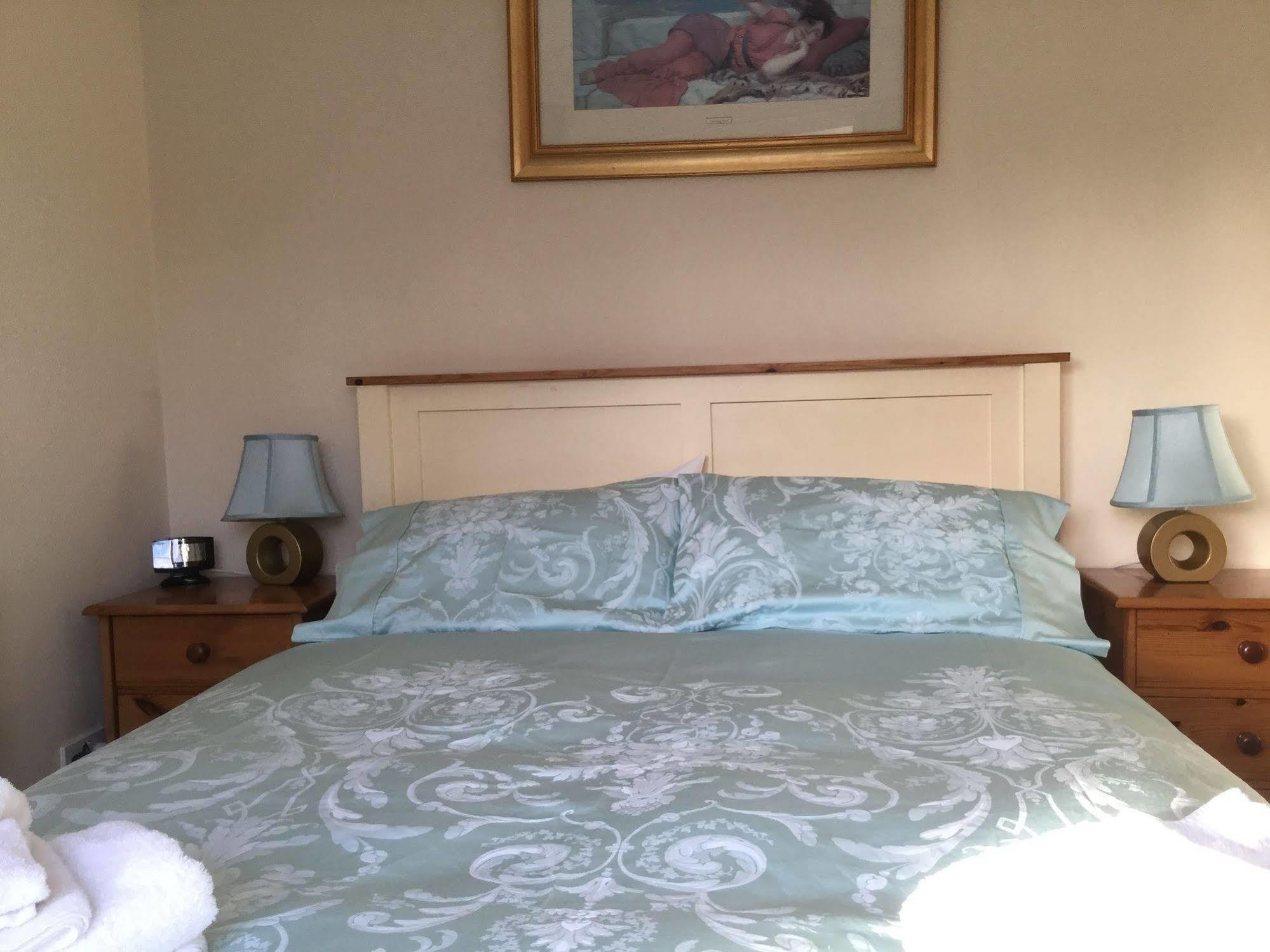 Faviere Guest House ストラットフォード＝アポン＝エイボン エクステリア 写真