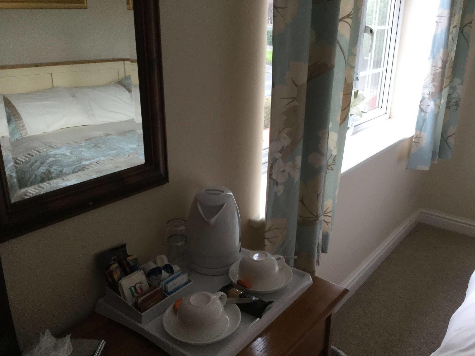 Faviere Guest House ストラットフォード＝アポン＝エイボン エクステリア 写真