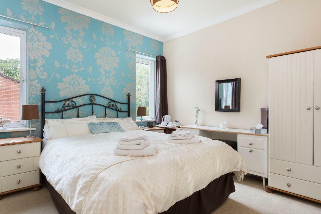Faviere Guest House ストラットフォード＝アポン＝エイボン エクステリア 写真