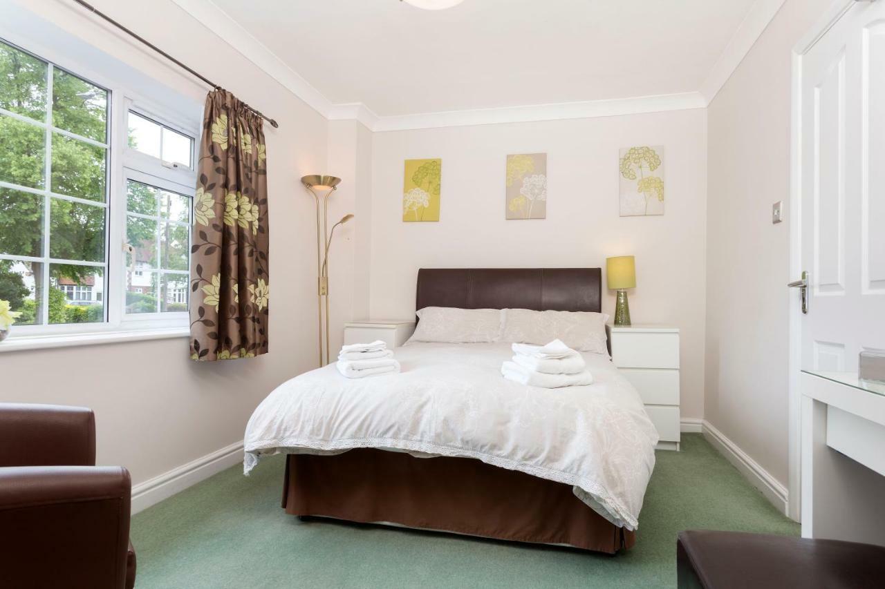 Faviere Guest House ストラットフォード＝アポン＝エイボン エクステリア 写真